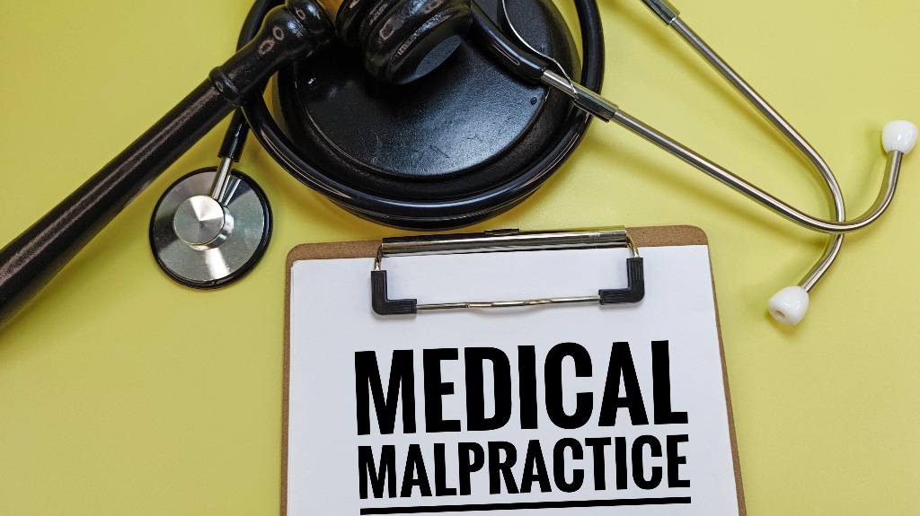 medical malpractice and judge's gavel